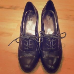 Brown size 8 Oxford shoe 3.75” heels.  New